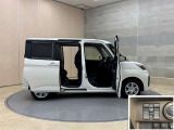 左右ウエルカム機能付き電動スライドドア。降車時に設定しておけば近づくだけでドアが自動でオープン!とても便利な機能です☆☆
