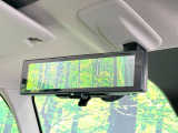 【デジタルルームミラー】後席の大きな荷物や同乗者で後方が確認しづらい時でも安心!カメラが撮影した車両後方の映像をルームミラー内に表示。クリアな視界で状況の確認が可能です!