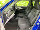 運転席からの視界は良好。操作しやすい配置のスイッチ類で、安全運転をサポートします。