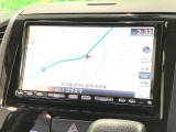 【純正ナビ】人気の純正ナビを装備しております。ナビの使いやすさはもちろん、オーディオ機能も充実!キャンプや旅行はもちろん、通勤や買い物など普段のドライブも楽しくなるはず♪