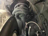 お車を安心してお乗りいただく為には、足回りの定期点検が欠かせません。サービスサポート(有償保証)では無料点検もご提供しており、安心のカーライフをお過ごしいただけるサポート体制が整っています。