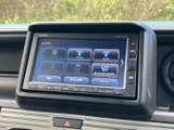 多彩な入力に対応し、快適なドライブをサポート。CDやラジオはもちろん、Bluetoothでの音楽再生も可能です。直感的な操作で、お好みの音源を簡単に選択できます。