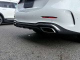 メルセデスの広いトランクルームはゴルフバックは勿論、様々な荷物の収納に役立ちます。実際に収納をお試しいただけますのでお気軽にご相談ください。