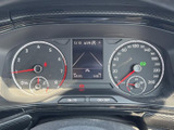 視認性の高いメーターで、運転に必要な情報を的確に把握できます。走行距離や燃料残量などを一目で確認。安全運転をサポートします。