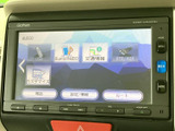 使いやすいナビ・オーディオが搭載されています。長距離ドライブでも快適にお過ごしいただけます。情報収集やエンターテインメントに最適です。