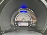 握りやすいステアリングは、運転操作をスムーズにします。手にフィットする形状で、長時間のドライブでも疲れを感じにくいでしょう。