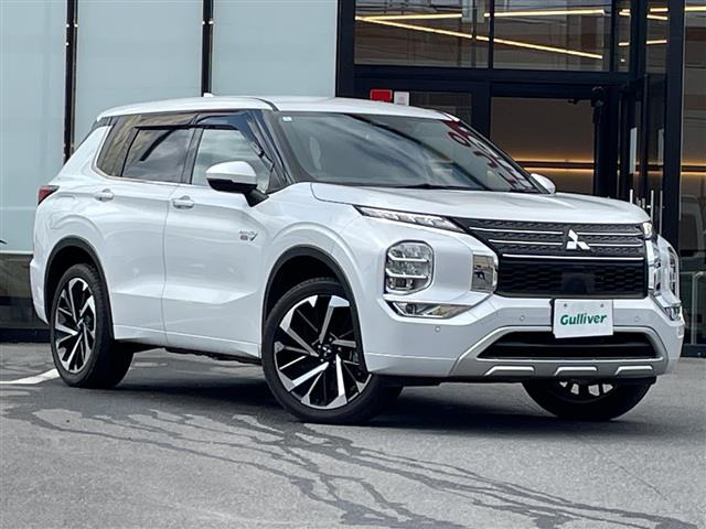 アウトランダー PHEV 2.4 P 4WD 本革シート 修復歴無し