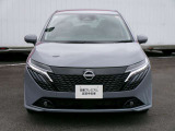 衝突軽減ブレーキ、車線逸脱警報、フロント&バックソナー、踏み間違い防止アシスト。安全装備充実。