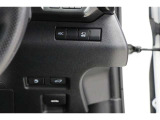 機能性溢れる運転席まわり。使いやすいスイッチ類の配置で運転中のストレスを軽減し楽しくドライブできますよ。