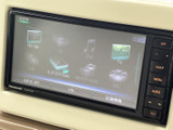 多彩な入力に対応し、CDやUSB、Bluetoothなど様々なメディアを楽しめます。旅の時間をより快適にする一台です。