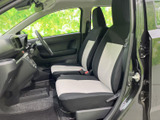 運転しやすい運転席周り。操作系もシンプルで分かりやすく、すぐに慣れることができます。快適なドライビングをサポートします。