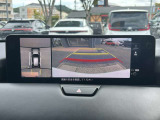 駐車時、後方の映像がモニターで確認できます。狭い場所での駐車もスムーズです。