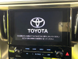 【ナビ機能付き9インチディスプレイオーディオ】ナビ機能搭載の他、お持ちのスマートフォンと連携して、ナビやbluetoothでの音楽再生が可能です♪デザインはもちろん操作性も良好!