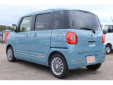 約10台の中古車を展示しております。4名のスタッフが元気良くお出迎えいたします。お気軽にご来店ください♪