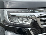 明るくて長寿命のLEDヘッドライト採用