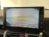 【バックモニター】駐車には欠かせないバックカメラを装備!カラーで後方をモニタリング。安全でゆとりのある駐車をサポートします。
