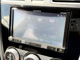 【ナビゲーション】目的地までしっかり案内してくれる使いやすいナビ。Bluetooth接続すればお持ちのスマホやMP3プレイヤーの音楽を再生可能!毎日の運転がさらに楽しくなります!!
