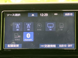 お好みの音楽やラジオを楽しめるオーディオシステム。長距離ドライブも快適に過ごせるでしょう。