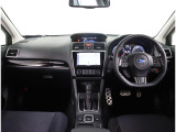 ドライバーが運転以外のことに気を遣うことなく、疲れにくく、安心・集中して運転ができる。SUBARUは視界設計をはじめ、操作パネルやシートのデザインなど細部にまでこだわっています。