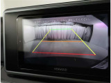 バックカメラが付いているので後方確認が非常にしやすいです。今や運転初心者も熟練者も必須装備!ついていて損はないですね♪