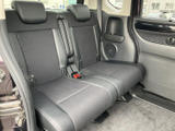 ゆったりとした居住空間が、同乗者にも快適な空間を提供。長距離移動でもリラックスして過ごせます。家族や友人とのドライブに最適です。