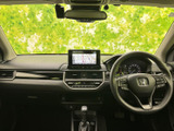 ドライバー視点からの眺望は良好。操作性にも優れ、運転に集中できる空間です。快適なカーライフを。