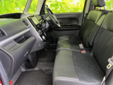 運転しやすい視界と、操作しやすい配置が特徴。ドライバーの負担を軽減し、安全運転をサポートします。快適な運転環境をご提供します。