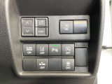 【パワースライドドア】スマートキーや運転席のスイッチでスライドドアの開閉が可能♪電動だから力を入れてドアを開ける必要が無く、小さいお子様でも、重い荷物を持っている時もラクに開け閉めできます♪