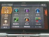様々な情報を一画面に集約。車両情報や設定変更など、必要な操作をスムーズに行えます。見やすい表示で、運転中の操作も安心です。