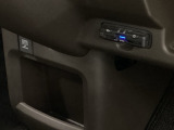 自社整備工場で点検整備をおこなってからお渡ししています。車検が残っている場合は『12ヶ月点検整備』を、車検整備付きの場合は『車検整備』をおこないます。整備費用は車両本体価格に含まれています。