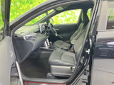 運転しやすい視界と、操作しやすい配置が特徴。快適なドライビングをサポートする、機能的な空間です。