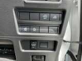 両側オートスライドドアがついています。スマートキーや運転席からでも開閉できますよ。