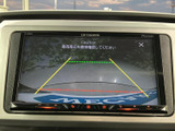 バックモニターで後方確認がしやすく、狭い道や駐車場でも安心。安全な運転をサポートする頼もしい装備です。駐車が苦手な方にもおすすめです。