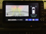 バックでの車庫入れも安心です! リアカメラが付いているバックモニター付のナビを装備しております。バンパーについているソナーや、操作線もついており距離感も画面から確認できます。