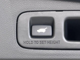 【パワーバックドア】スマートキーや運転席のボタンを押すだけでリアゲートが自動で開閉します!荷物を持っている時や、高い位置にあるバックドアを閉める際に便利な機能です♪