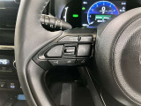ステアリングスイッチ付き。前方から目を離すことなく操作することが可能です。