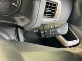 操作しやすいウインカーレバーで安全運転をサポート。直感的な操作性で、スムーズな運転をアシストします。機能性も充実しています。