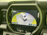バックモニターで後方の状況を確認し、狭い場所での取り回しや安全な駐車をサポートします。