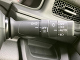 操作しやすいウインカーレバーは、スムーズな車線変更をサポートします。直感的な操作で、安全な運転をサポートします。