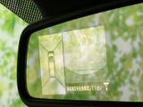 後方確認をサポートするバックモニター。狭い場所での駐車や車庫入れが格段に楽になります。安全運転に貢献します。