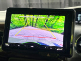 【バックカメラ】駐車時に後方がリアルタイム映像で確認できます。大型商業施設や立体駐車場での駐車時や、夜間のバック時に大活躍!運転スキルに関わらず、今や必須となった装備のひとつです!