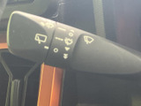 雨の日でもクリアな視界を確保。操作も簡単に行え、安全な運転をサポートします。ウォッシャー液の噴射もスムーズに行えます。