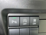 コーナーセンサーを車の前後に装備。障害物までの距離に応じて警告音を変えてお知らせ。縦列駐車時や駐車場・車庫などでの取り回しをサポートします。詳細は販売店スタッフまでおたずねください。