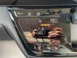 【エアコン】『エアコン装備』の画像になります。暑い夏でも寒い冬でも、車内に快適な空気を届けるので、いつでも快適な車内空間を創り上げます!