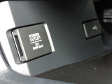 12V電源ソケットを設置しております。周辺機器の充電にご利用頂けます。
