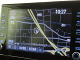 メーカー装着のディスプレイオーディオを装備しております。