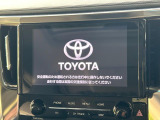 【ナビ機能付き9型ディスプレイオーディオ】ナビ機能搭載の他、お持ちのスマートフォンと連携して、ナビやbluetoothでの音楽再生が可能です♪デザインはもちろん操作性も良好!