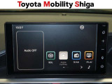 インパネ中央部にオ-ディオ機能とスマホ連携機能を搭載したディスプレイオ-ディオを装備しています。(CD・DVDデッキは装備しておりませんのでご注意ください)
