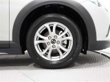 タイヤサイズは(215/60R16)で純正アルミホイールです!