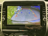 後方確認をサポートするモニター画面。駐車時や狭い道での運転も安心です。安全な運転をサポートする頼もしい機能です。
